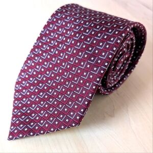 DONALD J TRUMP SIGNATURE Red and White Geometric Silk Tie